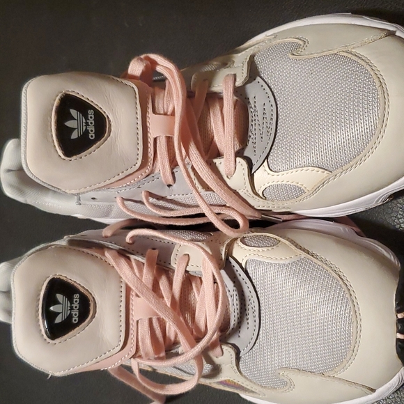 Adidas - Picture 2 of 3